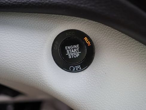 Certified 2020 Jeep Cherokee Limited AWD/4WD image 33