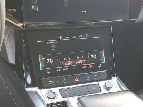 Used 2023 Audi e-tron Premium image 29