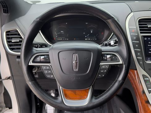 Used 2020 Lincoln Nautilus Reserve w/ Equipment Group 201A AWD/4WD image 35