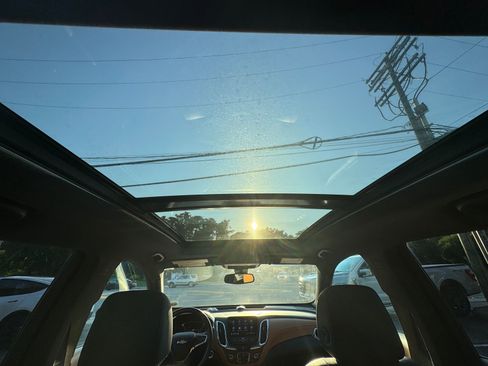 Used 2021 Chevrolet Equinox Premier image 18