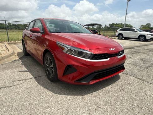 Used 2024 Kia Forte LXS FWD image 7