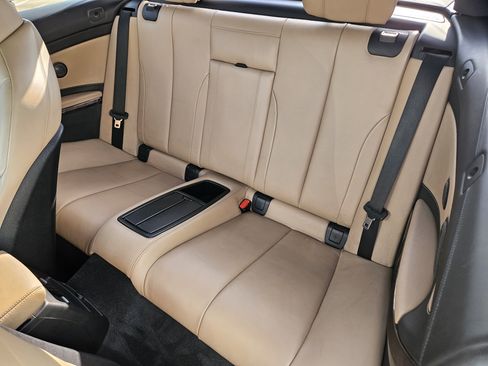 Used 2016 BMW M4 Convertible image 30