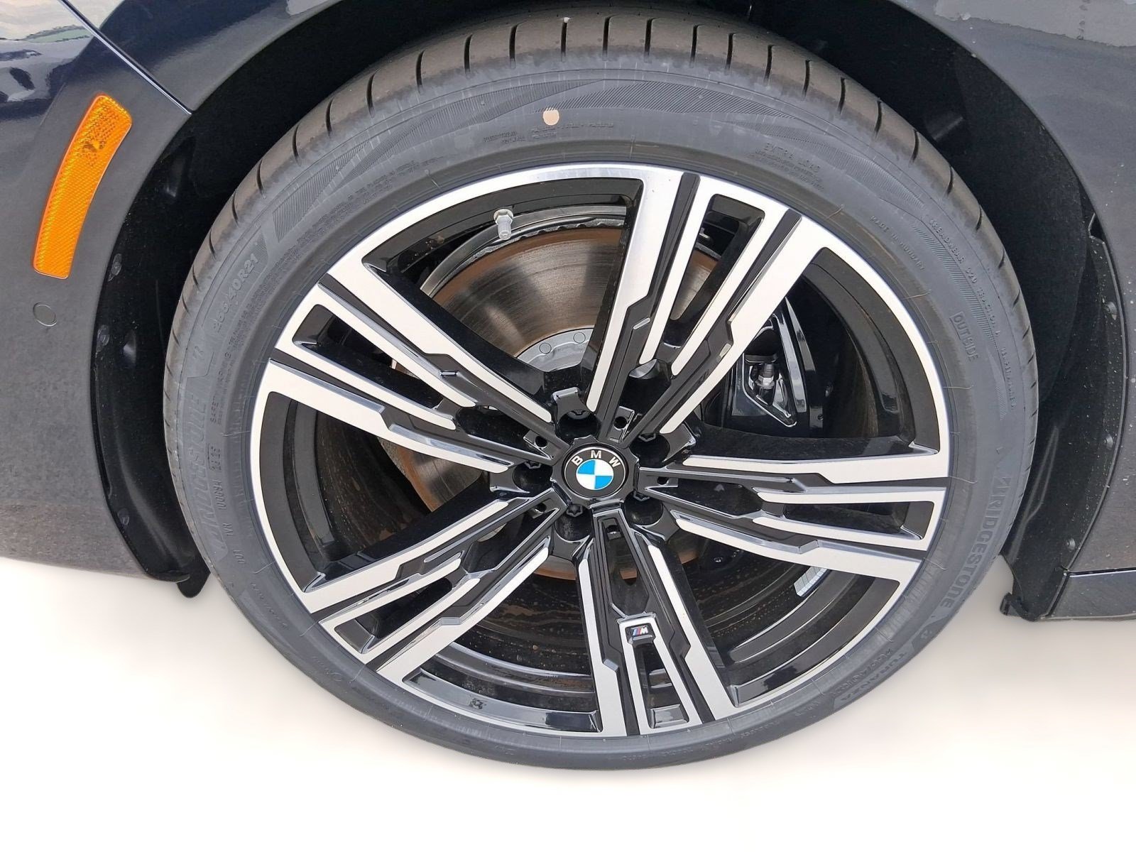 Used 2026 BMW i7 eDrive50 w/ M Sport Package RWD image 12