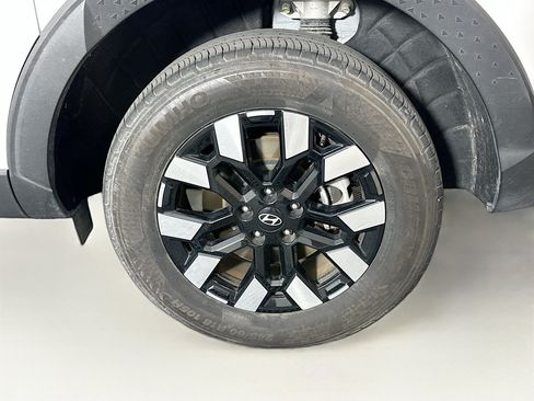 Used 2025 Hyundai Santa Cruz SEL AWD/4WD image 11