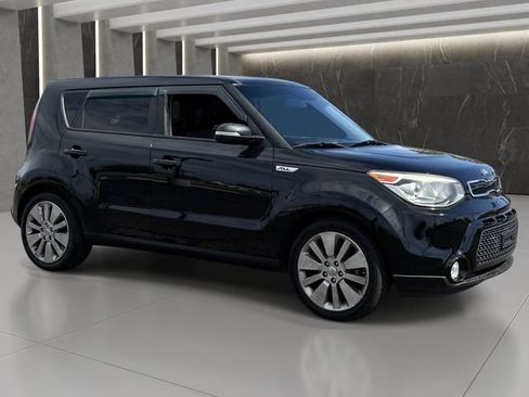 Used 2015 Kia Soul ! FWD image 8
