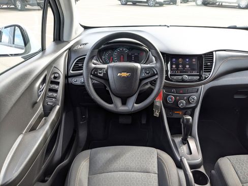 Used 2021 Chevrolet Trax LS w/ Tint and Cruise Package image 15