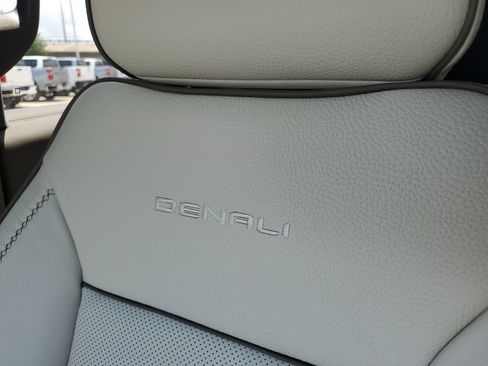 New 2026 GMC Yukon Denali w/ Advanced Technology Package RWD image 35