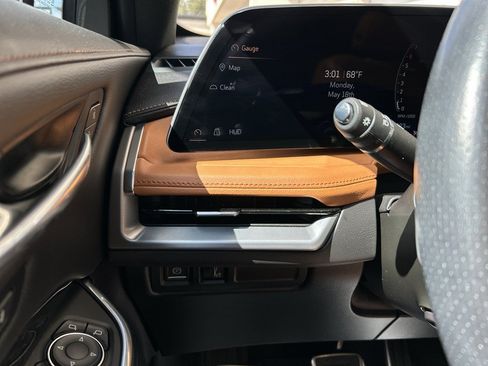 Certified 2024 Cadillac XT4 Sport AWD/4WD image 23