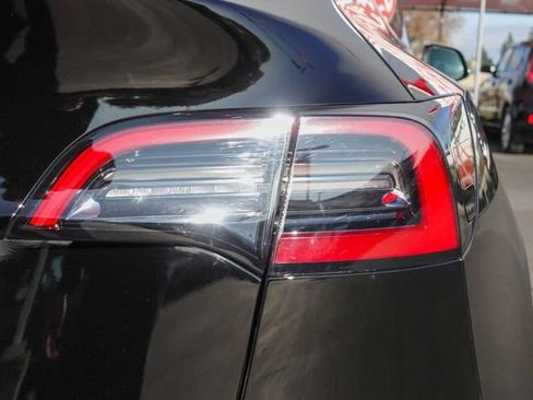 Used 2025 Tesla Model Y Long Range image 7