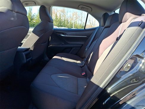 Used 2021 Toyota Camry LE image 9