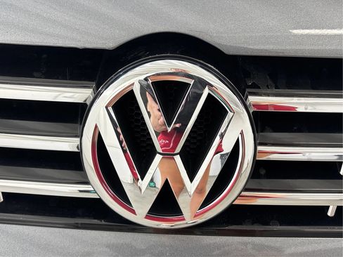 Used 2013 Volkswagen Passat TDI SE FWD image 34
