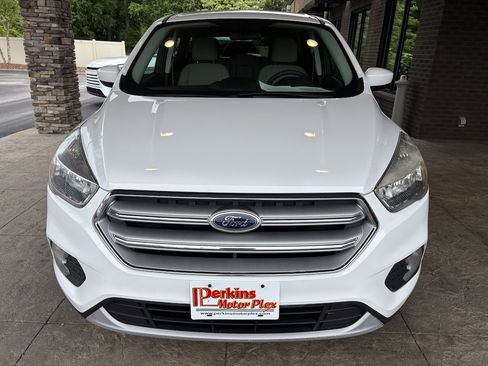 Used 2017 Ford Escape SE FWD image 3