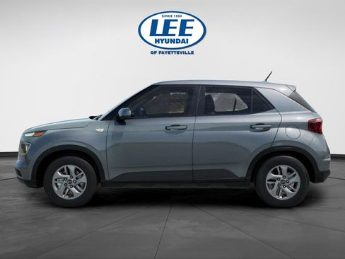 New 2026 Hyundai Venue SE image 5