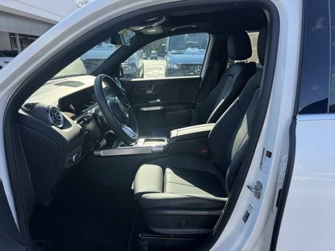 Used 2026 Mercedes-Benz GLB 250 4MATIC image 12