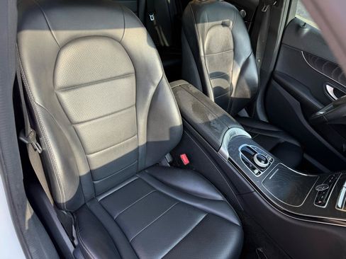 Used 2017 Mercedes-Benz C 300 4MATIC Sedan image 9
