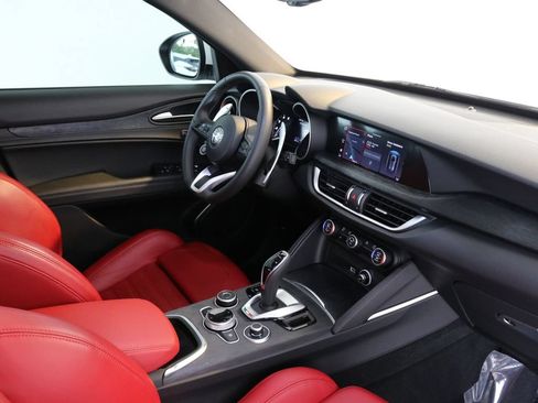Used 2023 Alfa Romeo Stelvio Sprint AWD/4WD image 47