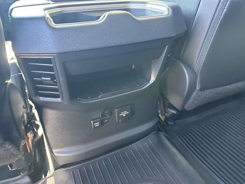 Used 2022 Toyota Tundra Limited w/ Power Package AWD/4WD image 11