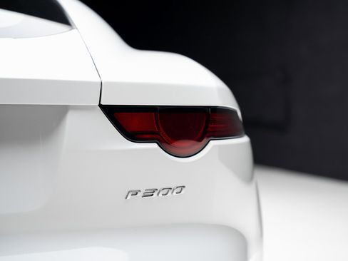 Used 2020 Jaguar F-TYPE Coupe image 28