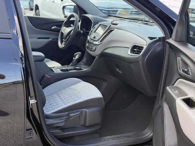 Used 2023 Chevrolet Equinox LS w/ Driver Confidence II Package FWD image 15