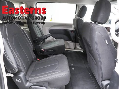 Used 2023 Chrysler Voyager LX image 22
