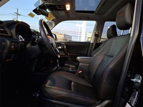 Certified 2024 Toyota 4Runner TRD Off-Road Premium image 18