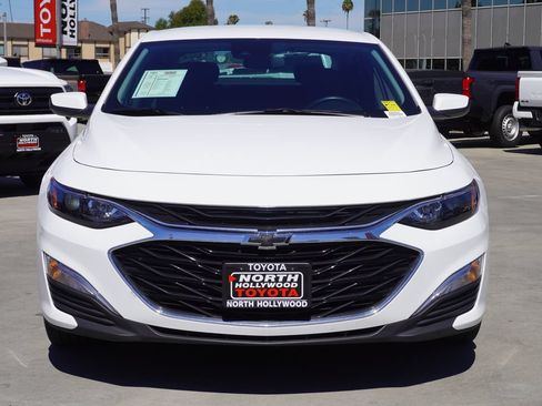 Used 2025 Chevrolet Malibu RS FWD image 3