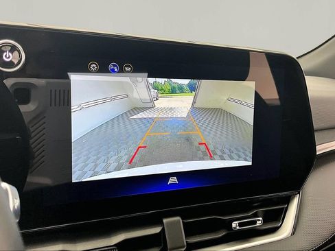 Used 2025 Chevrolet Equinox LT AWD/4WD image 21
