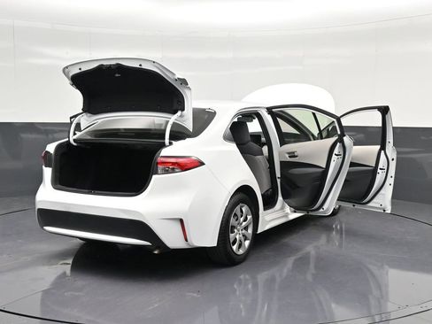 Used 2022 Toyota Corolla LE image 42