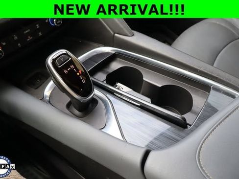 Used 2019 Buick Enclave Essence FWD image 28