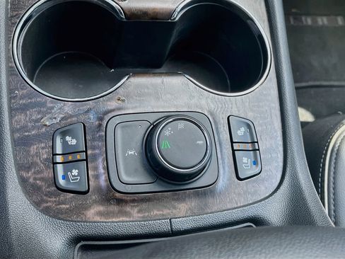 Used 2023 GMC Acadia Denali w/ Black Diamond Edition FWD image 21