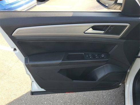 Used 2019 Volkswagen Atlas SE w/ Towing Package image 15