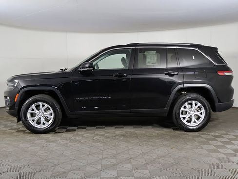 Used 2023 Jeep Grand Cherokee Limited AWD/4WD image 18