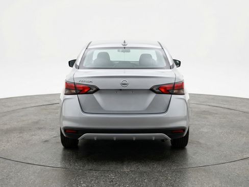 Used 2025 Nissan Versa SV image 7