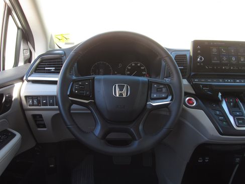Used 2025 Honda Odyssey EX-L image 27