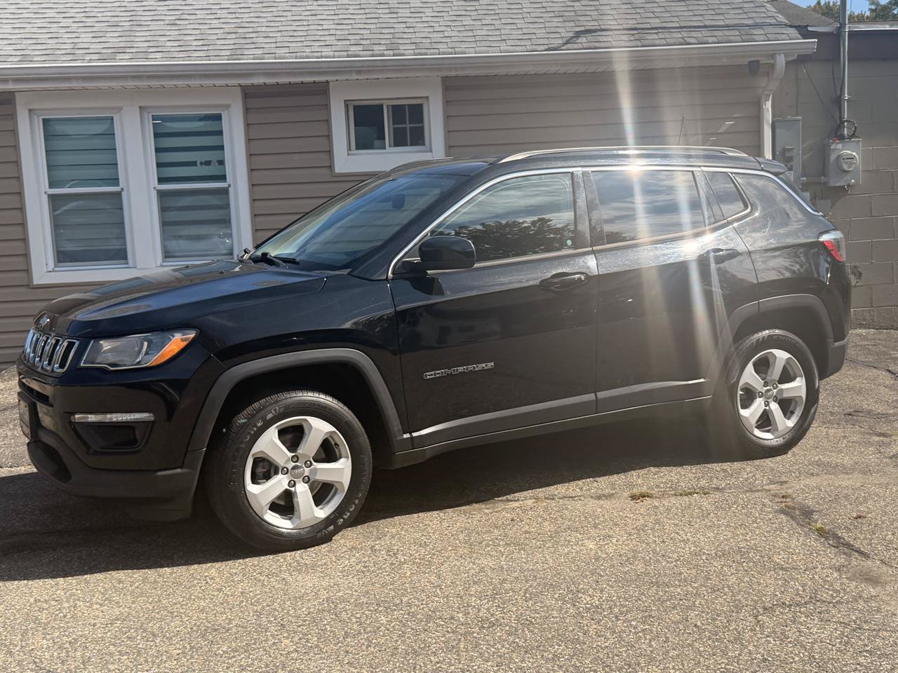 Used 2020 Jeep Compass Latitude w/ Cold Weather Group AWD/4WD image 2