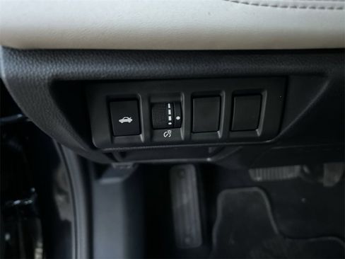 Certified 2023 Subaru Legacy Limited image 17