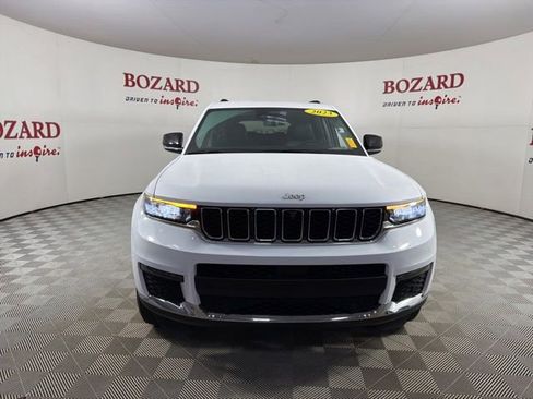 Used 2023 Jeep Grand Cherokee L Limited w/ Luxury Tech Group II RWD image 2