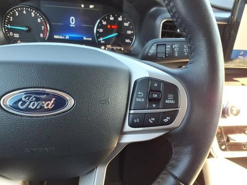 Used 2024 Ford Explorer XLT w/ Equipment Group 202A AWD/4WD image 21