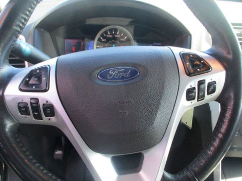 Used 2013 Ford Explorer XLT FWD image 13