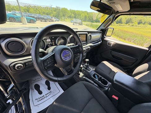 Used 2018 Jeep Wrangler Unlimited Sport S AWD/4WD image 29