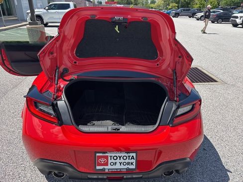 Used 2024 Toyota GR86 Premium RWD image 17