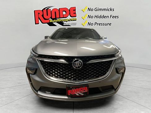 Used 2023 Buick Enclave Avenir w/ Avenir Technology Package AWD/4WD image 9