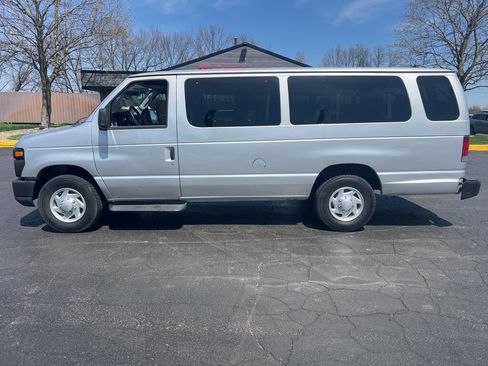 Used 2011 Ford E-350 and Econoline 350 XL w/ PWR Windows & Locks Group image 1