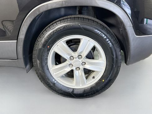 Used 2019 Chevrolet Trax LS FWD image 35