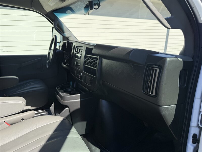 Used 2021 Chevrolet Express 3500 w/ Power Convenience Package RWD image 13