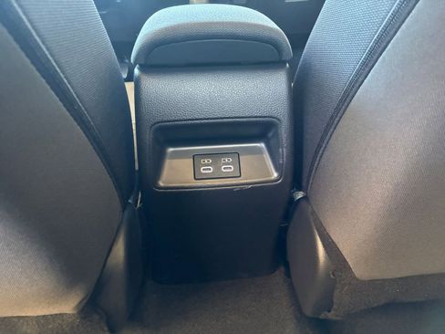 Used 2025 Toyota Corolla LE image 22