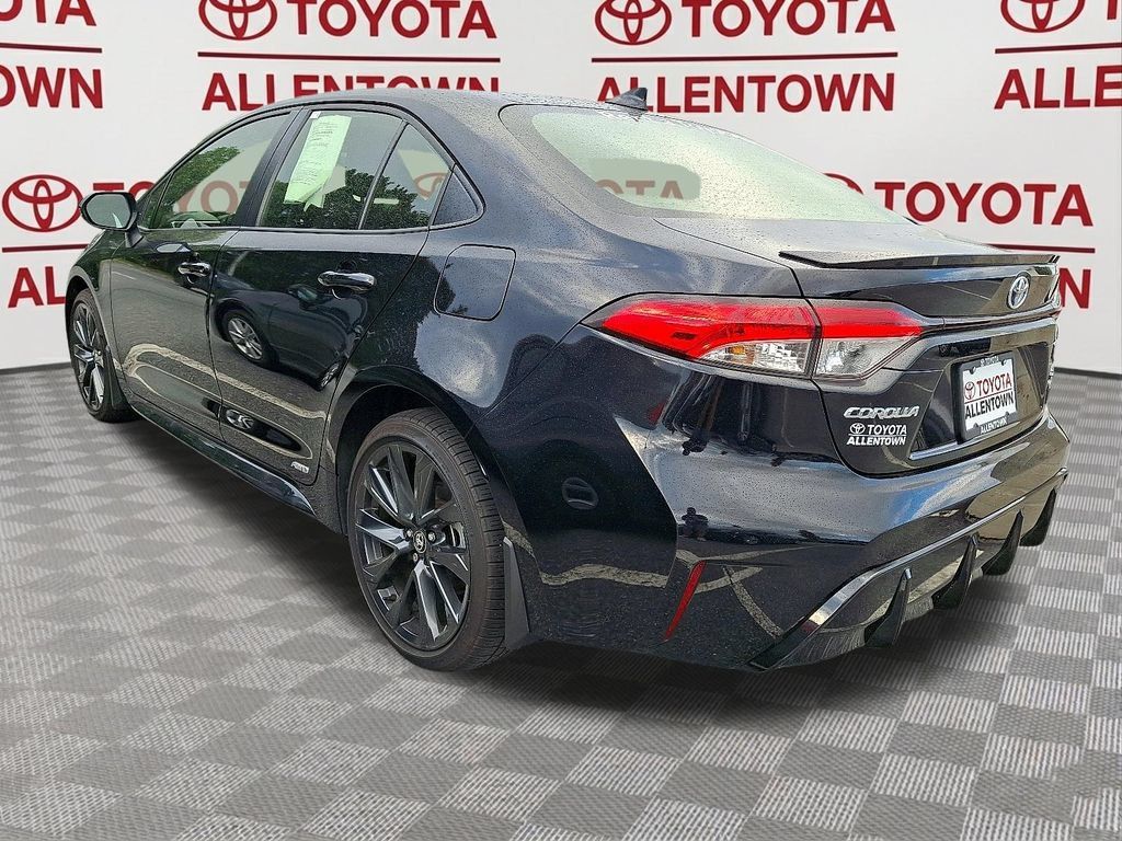 Used 2025 Toyota Corolla SE AWD/4WD image 4