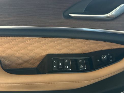 Used 2023 Jeep Grand Cherokee Summit w/ Luxury Tech Group V image 13