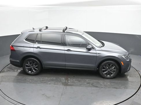 Used 2022 Volkswagen Tiguan SE AWD/4WD image 31