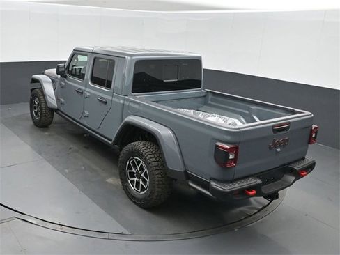 New 2025 Jeep Gladiator Rubicon image 32